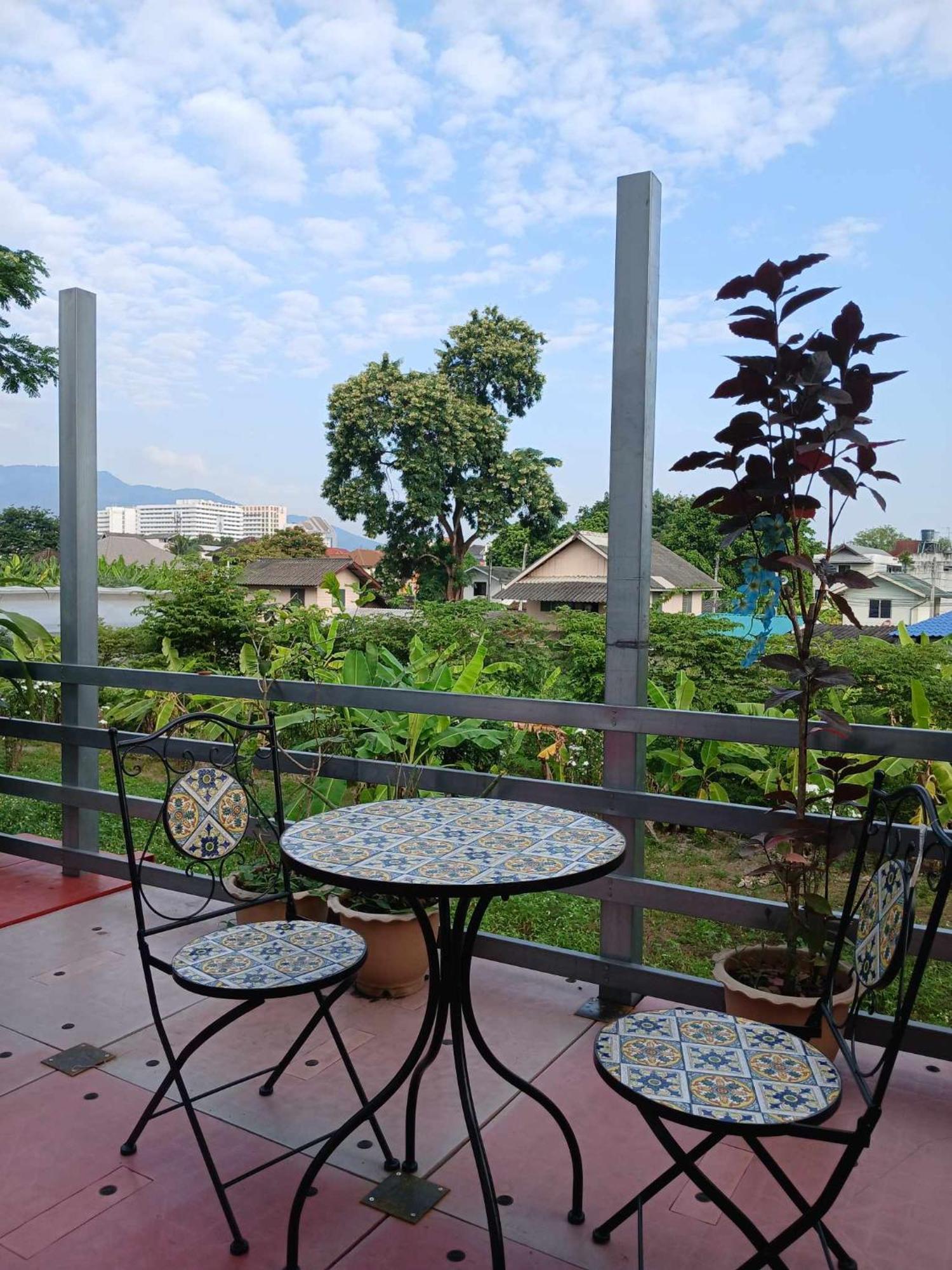 Sakura House Hostel Chiang Mai Exterior foto
